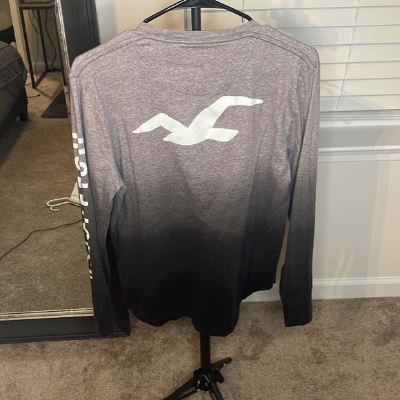 Hollister Long Sleeve Size Small - Picture 2 of 2